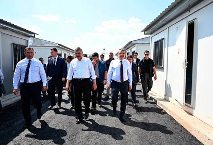 212 göçmen kaçakçısı yakalandı, 65'i tutuklandı