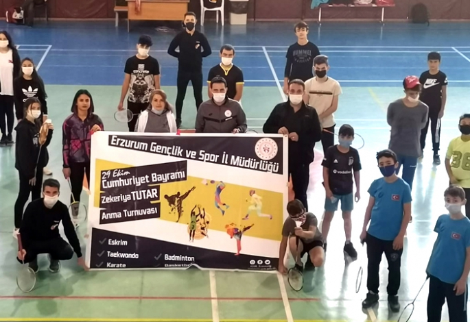 29 Ekim Badminton turnuvası yapıldı