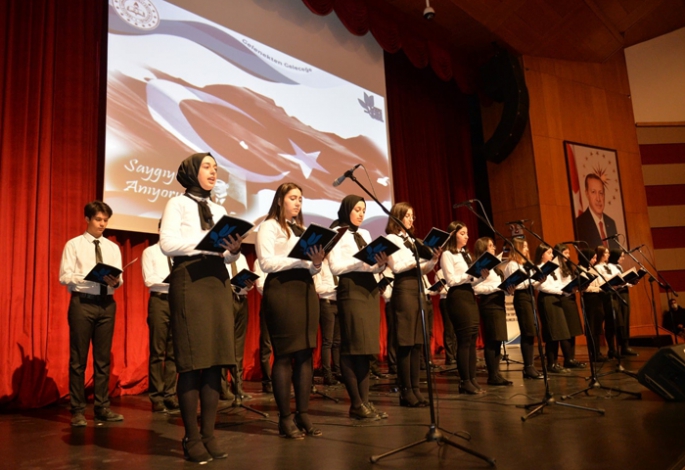 Atatürk şükran ve saygıyla anıldı