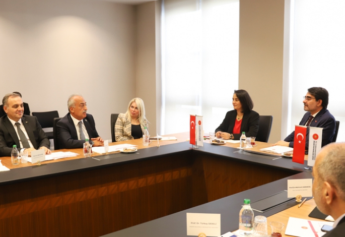 Atatürk Üniversitesi ev sahipliğinde Kariyer Fuarı  