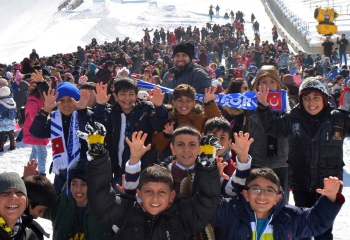 Atlama Kulelerinde festival zamanı