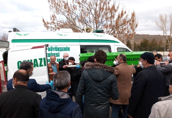 Ayşe Bağrıyanık dualarla uğurlandı