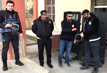 Aziziye Gençlikten Polis’e Siperli Maske
