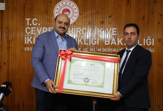 Aziziye’ye “Sıfır Atık” belgesi 