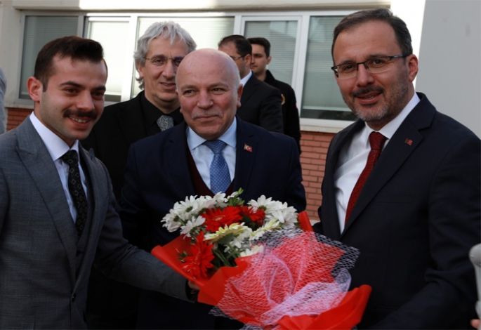 Bakan Kasapoğlu’ndan Başkan Sekmen’e övgü