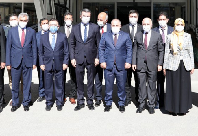 Bakan Varank’tan Büyükşehir’e ziyaret