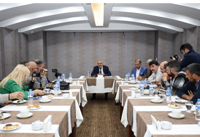 Başkan Akpunar, Belediyenin borçlarını açıkladı