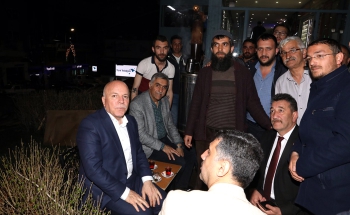 Başkan Sekmen Halk Pazarı’nı gezdi