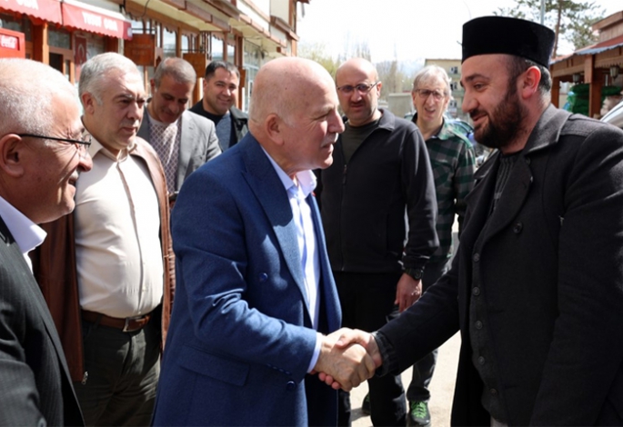 Başkan Sekmen Pasinler’e çıkarma yaptı