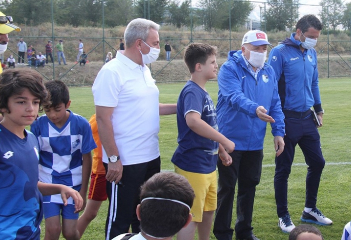 Başkan Sekmen sporun ve sporcunun yanında