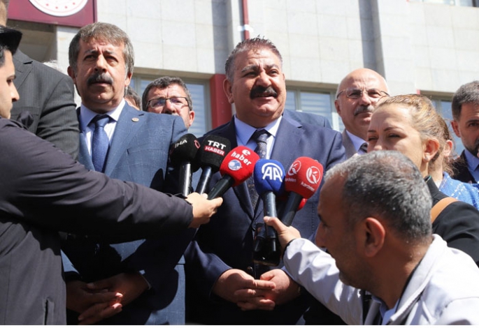 Başkan Sunar mazbatasını aldı