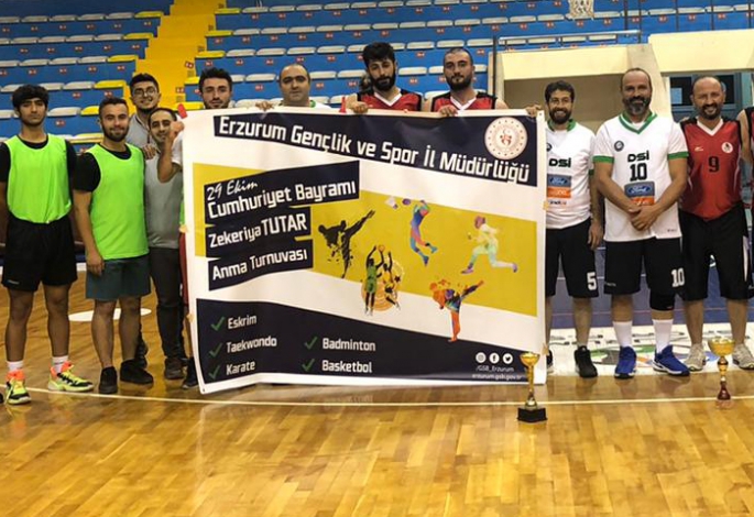 Basketler Cumhuriyet için atıldı