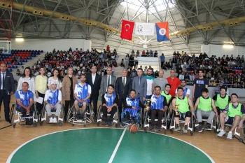 Basketler empati için atıldı