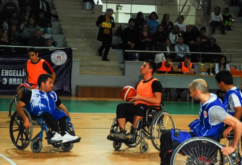 Basketler empati için atıldı