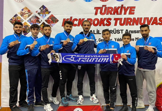 Büyükşehir’in altın yumrukları destan yazdı