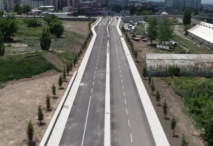 Büyükşehir kentteki ulaşım ağını büyütüyor