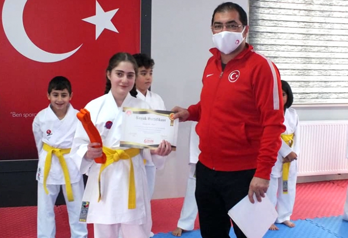 Çelebispor’da tekmeler kuşak için kalktı