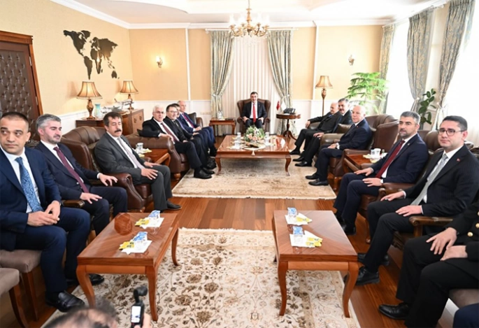 Cevdet Yılmaz Erzurum Valiliğini ziyaret etti.