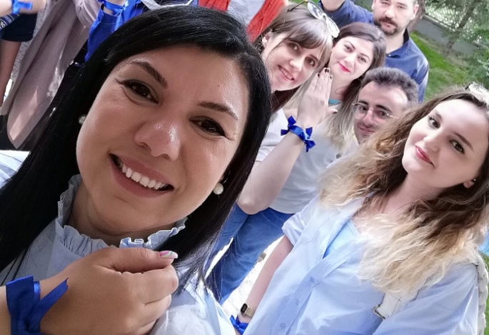 ‘Çocuklar için mavi kurdele tak’