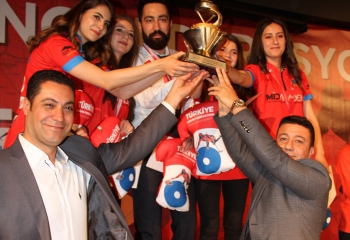Curling şampiyonlarına görkemli tören