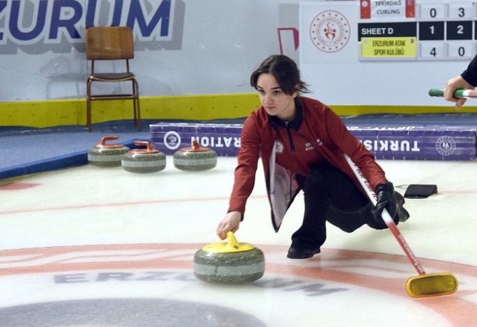 Curling'te 4 takım süper ligde
