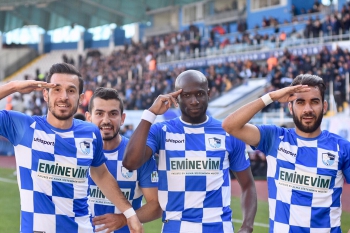 Dadaş lideri devirdi