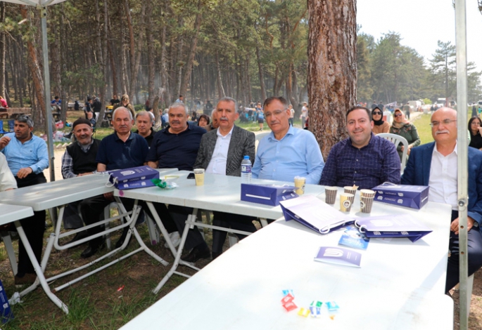 Dadaşlar yayla şenliğinde buluştu