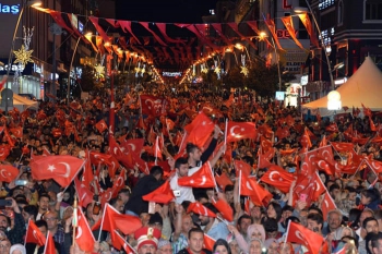 Demokrasi nöbetinde Erzurum tek yürek  