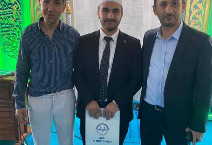 Din görevlileri Ezanı sesleriyle süsledi
