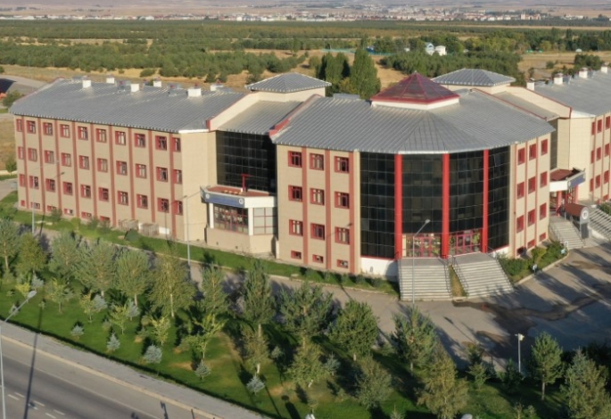 Eczacılık Fakültesine tam akreditasyon