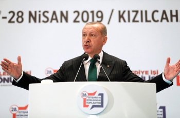 Vatandaşa tepeden bakan başarılı olamaz