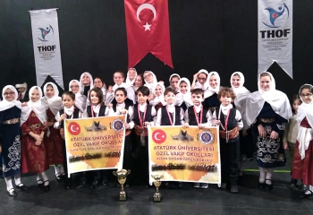 Erzurum'da Halk Oyunları Rüzgarı esti