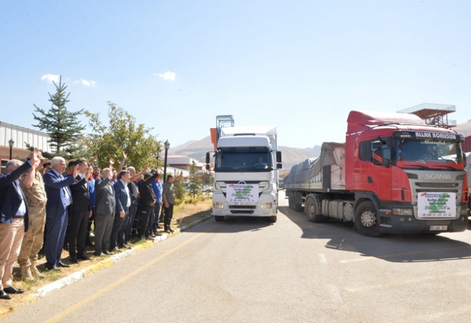 Erzurum’dan Pakistan’a 4 TIR yardım