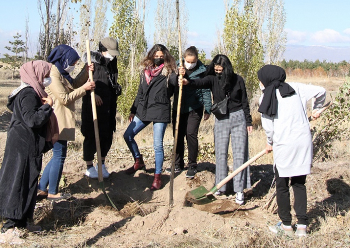 Erzurum GSİM bin adet fidan dikti