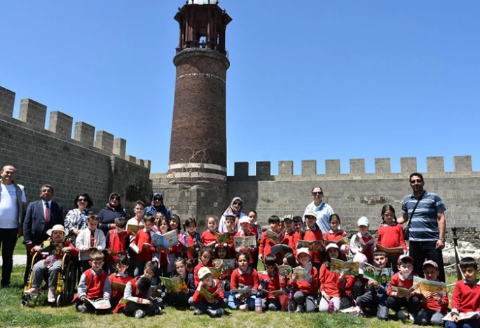 Erzurum Kalesinde okuma şenliği