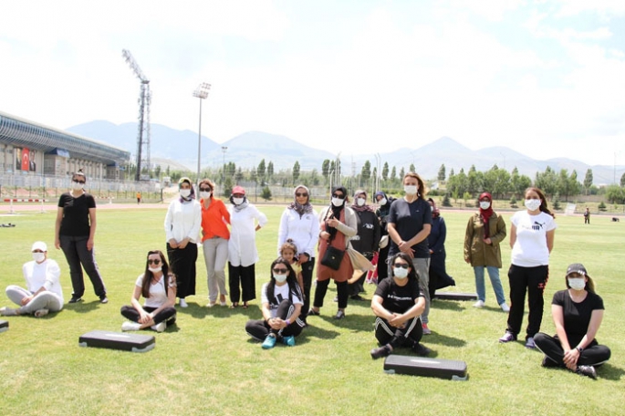 Erzurumlu kadınlar sporu çok sevdi
