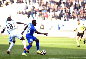 Erzurumspor gümrüğe takıldı