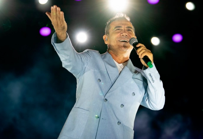 Ferhat Göçer unutulmaz bir gece yaşattı