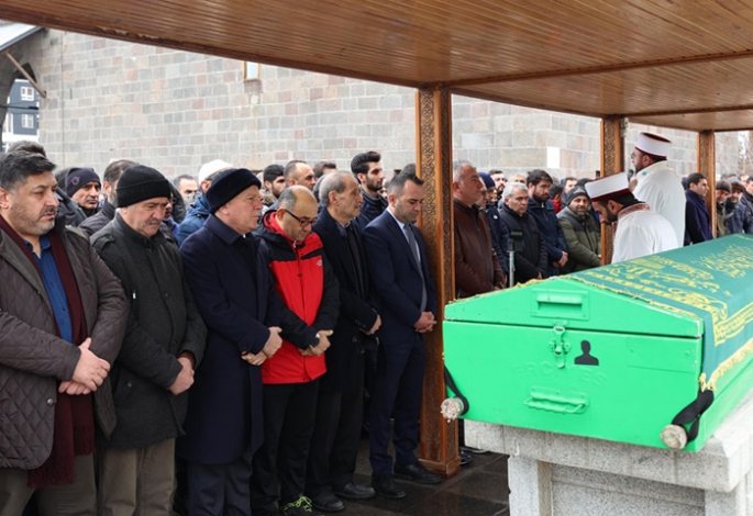 Fikrettin Çizmeli son yolculuğuna uğurlandı