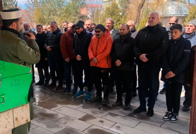 Gazeteci Güven Uşun’un anne acısı