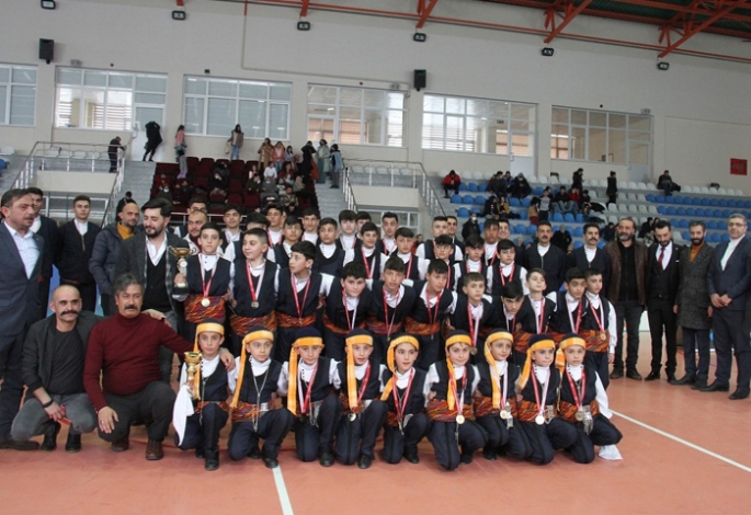 Halk oyunlarında şampiyonlar belli oldu