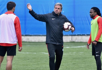 Hamza Hamzaoğlu ile yollar ayrıldı