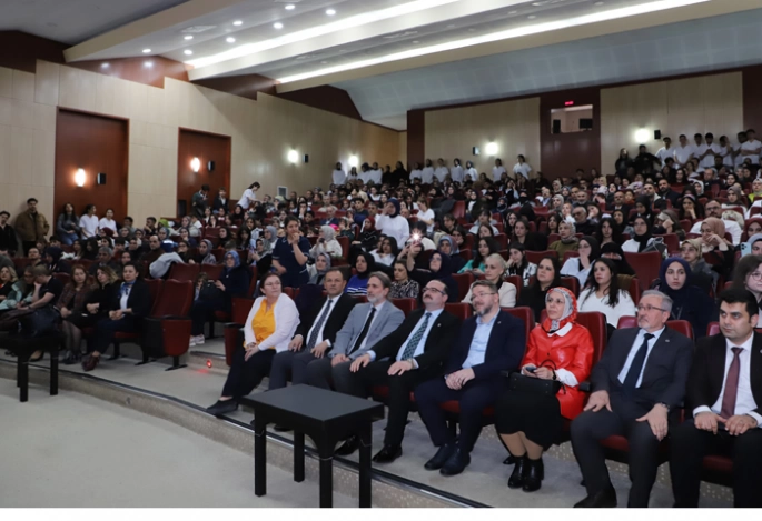 Hemşirelik Fakültesinde üniforma heyecanı