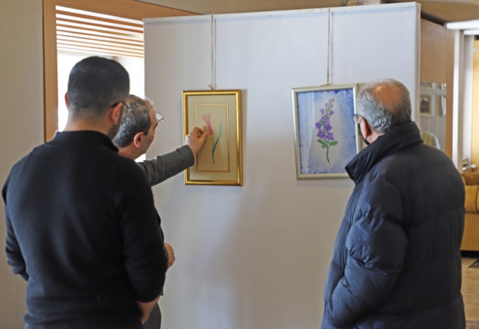 Kadınlar ve çiçekler sergisi açıldı