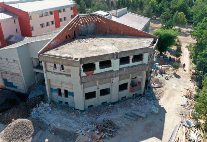 Kampüste yapım onarım işleri tüm hızıyla sürüyor