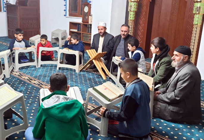 Kapı Kapı dolaşıp camiye davet ettiler