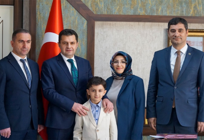 Kaygusuz, makamını Abid Çokgez’e devretti