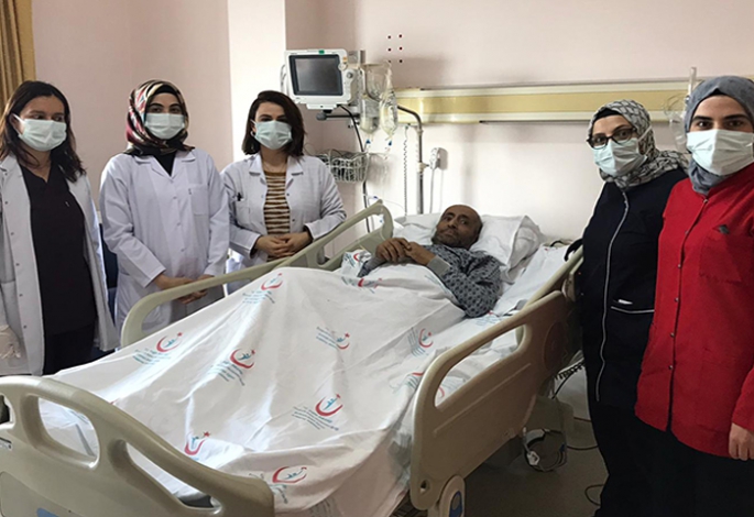 Korona hastası 155 gün sonra yoğun bakımdan çıktı