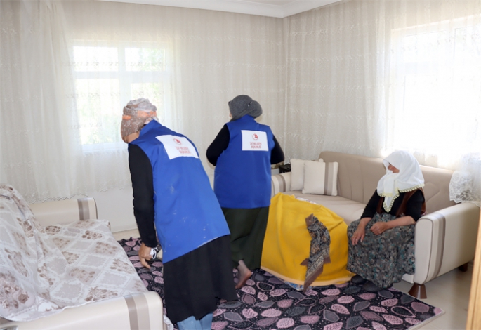 Küçük Ellerden Koca Gönüllere Sosyal Destek