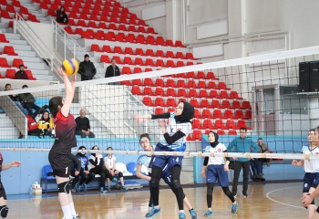 Liseliler filede buluştu